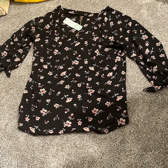 Women’s S long Sleeve - Picture 1 of 2
